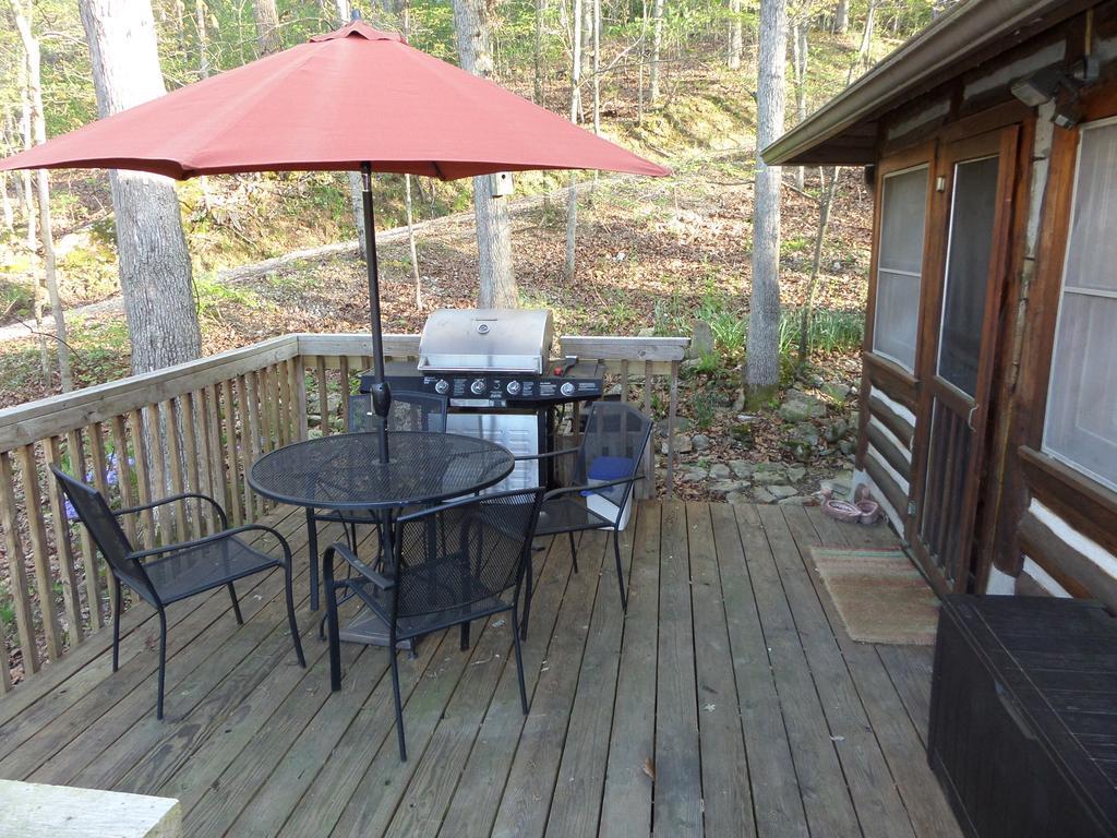 Lake Lucerne Treehouse Eureka Springs Exterior photo