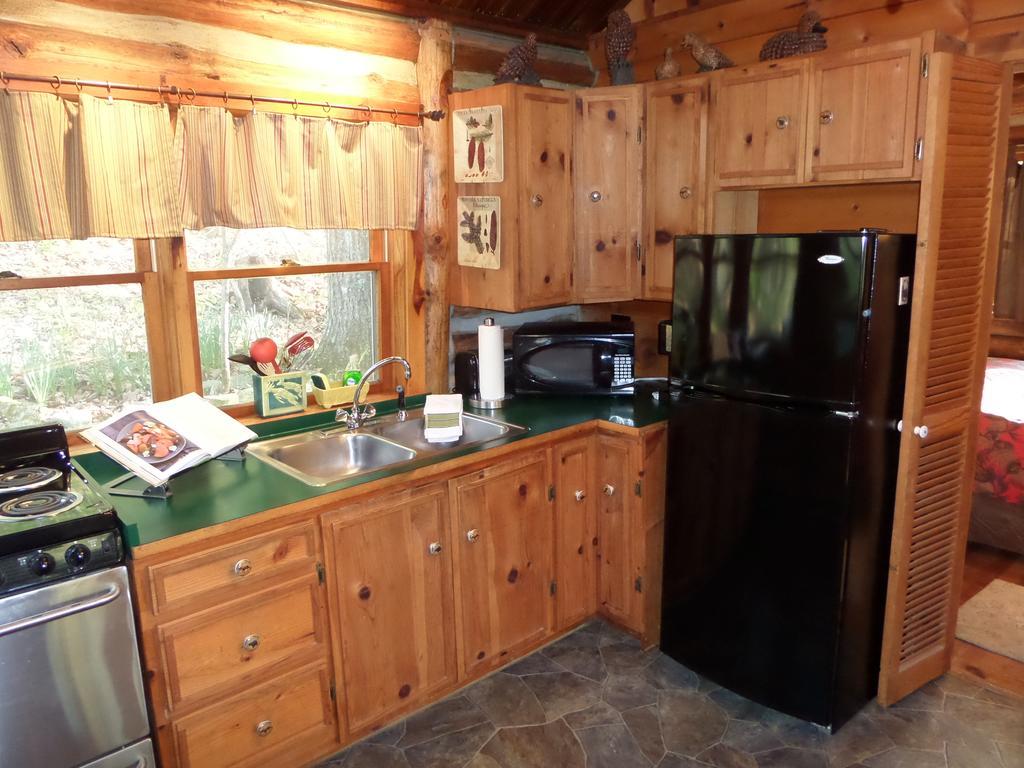 Lake Lucerne Treehouse Eureka Springs Exterior photo