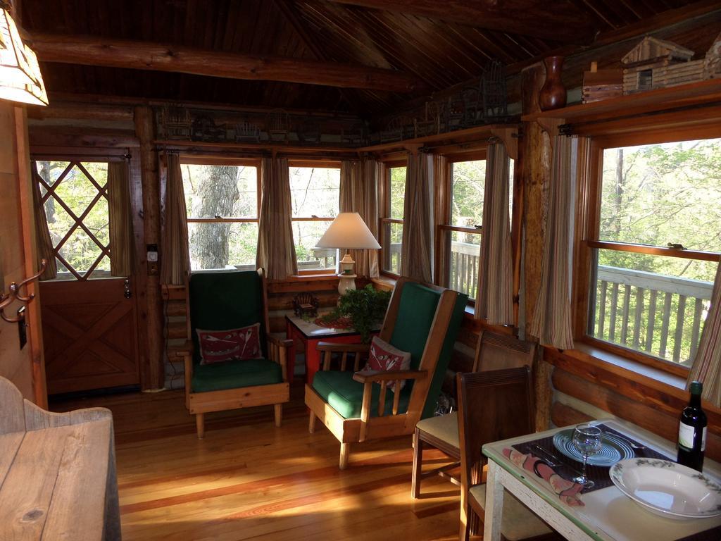 Lake Lucerne Treehouse Eureka Springs Exterior photo