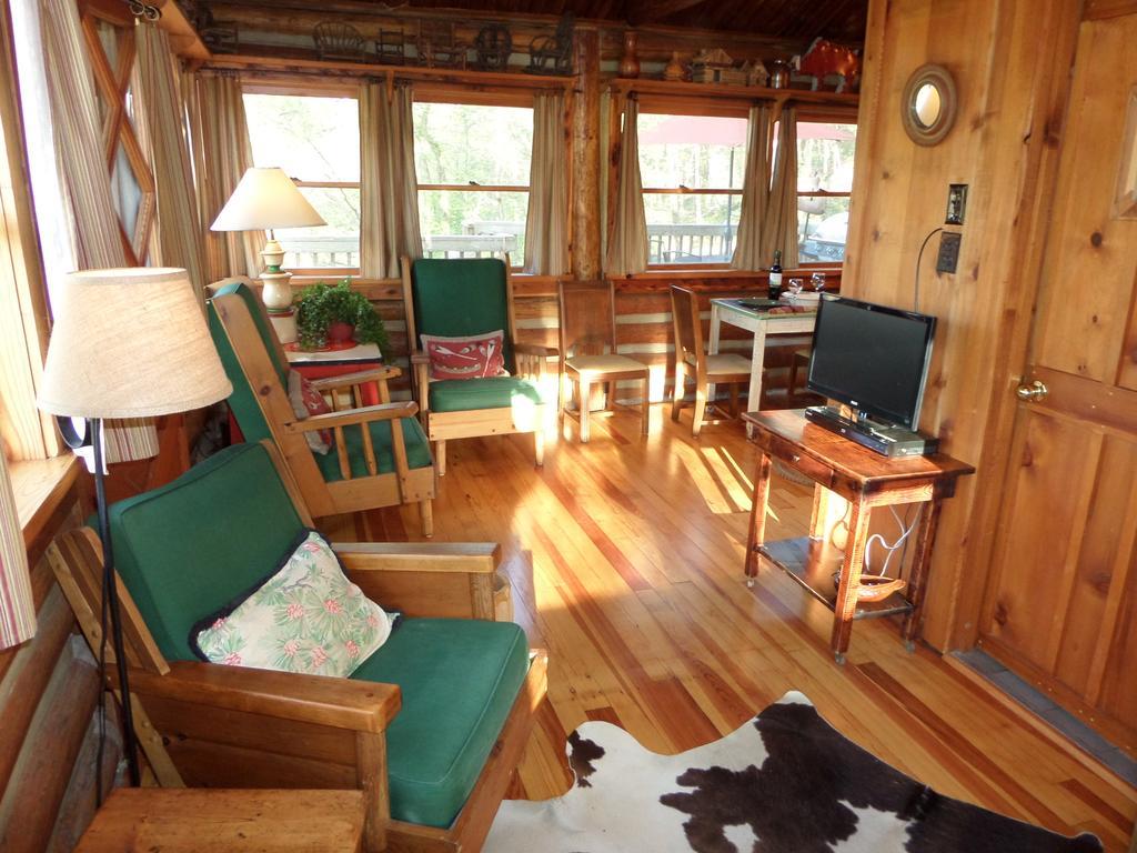 Lake Lucerne Treehouse Eureka Springs Exterior photo