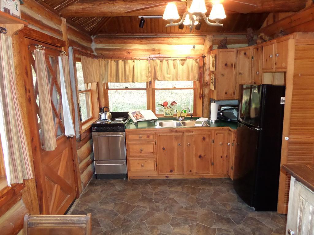 Lake Lucerne Treehouse Eureka Springs Exterior photo