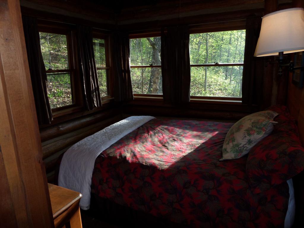 Lake Lucerne Treehouse Eureka Springs Exterior photo