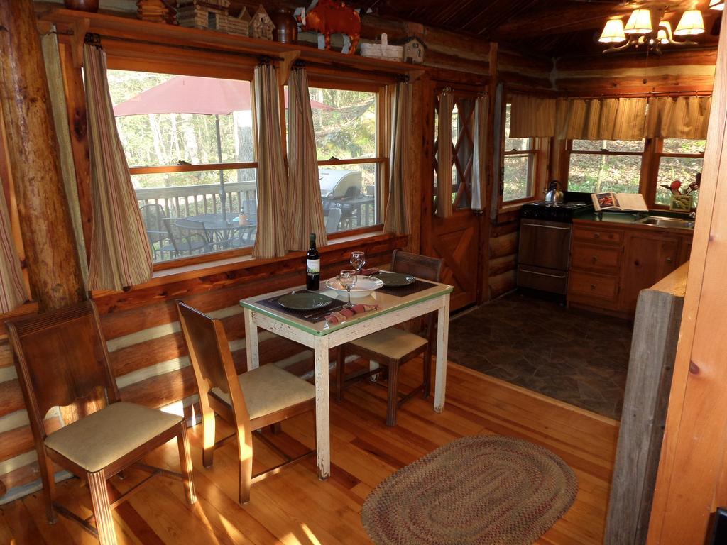 Lake Lucerne Treehouse Eureka Springs Exterior photo