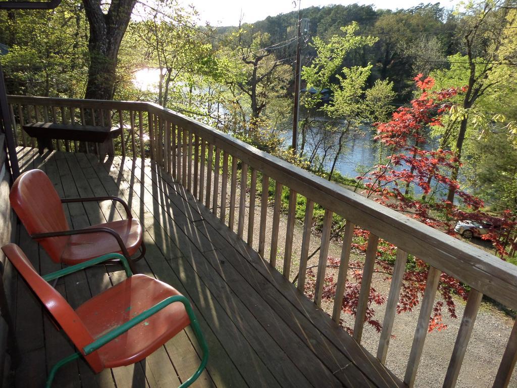 Lake Lucerne Treehouse Eureka Springs Exterior photo