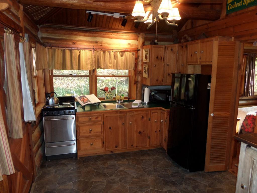 Lake Lucerne Treehouse Eureka Springs Exterior photo